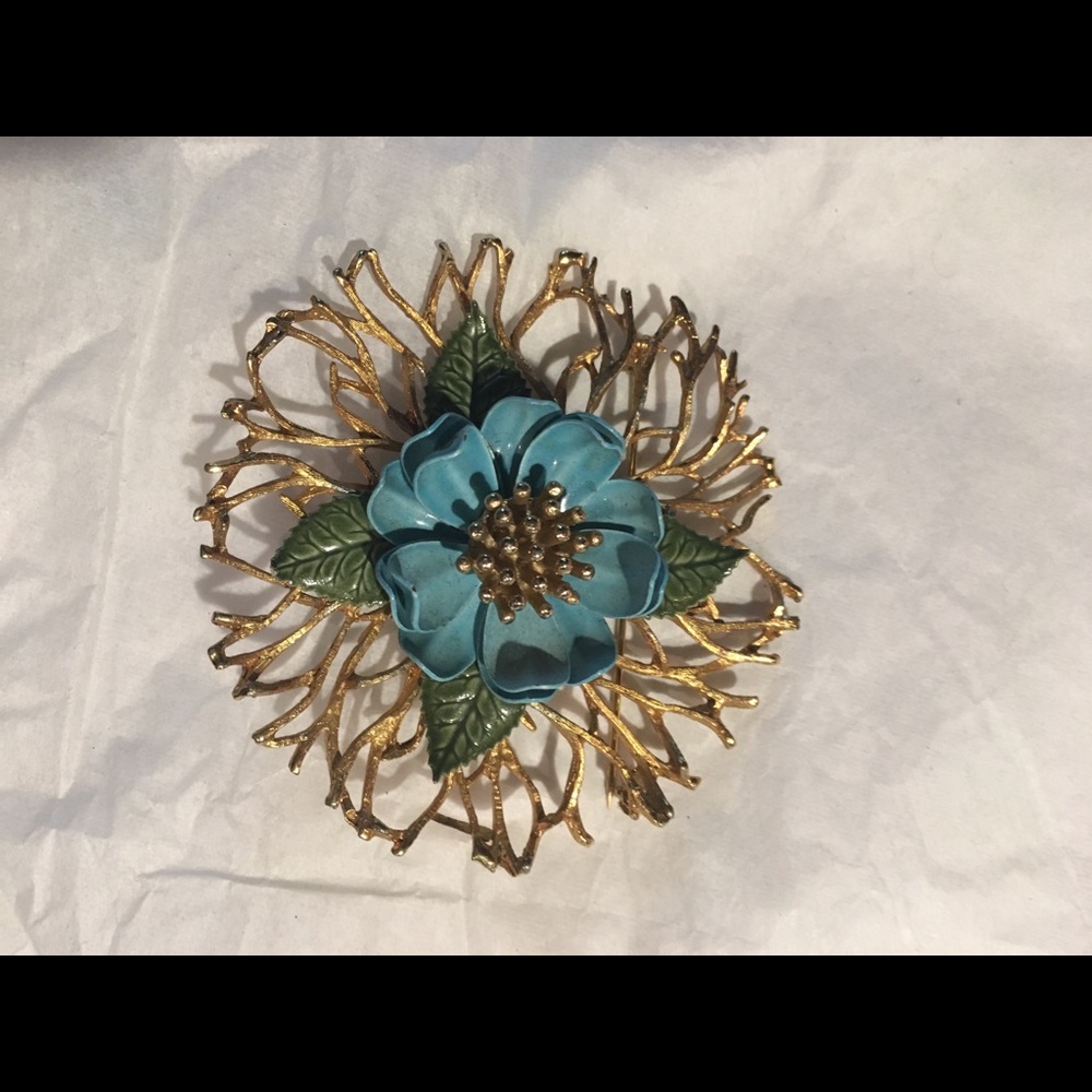 Brooch